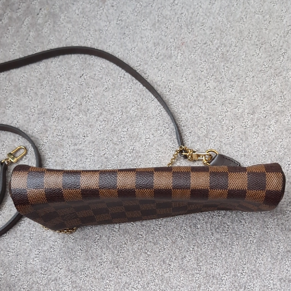 Louis Vuitton Brown Checkered Clutch with Gold Chain - Picture 11 of 16